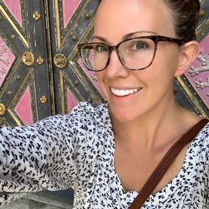 Meet your Posher, Joelle